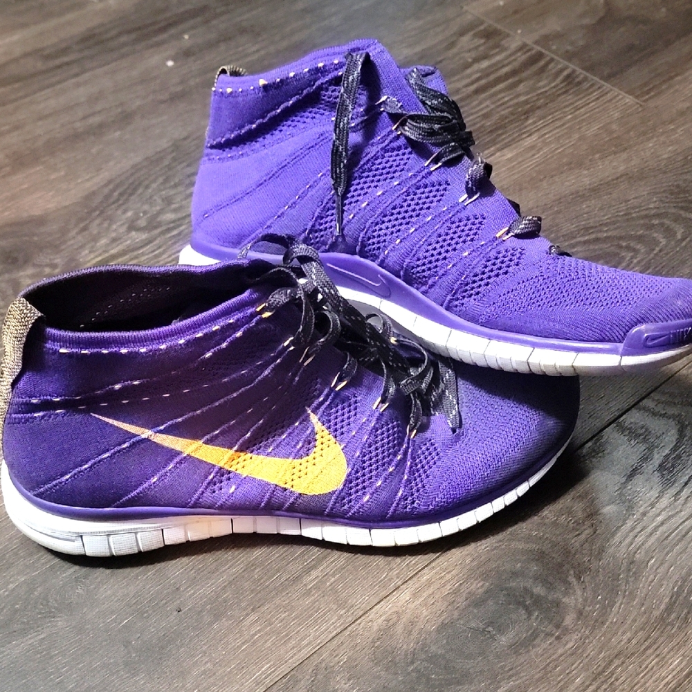 Nike Mens Purple and Gold Sneakers
